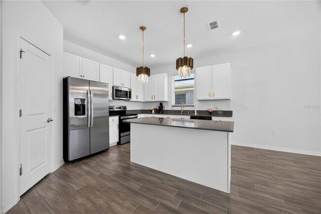 Building Photo - 281 Piave St