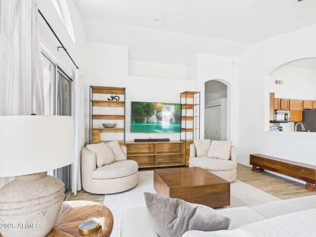 Building Photo - 7125 W La Senda Dr