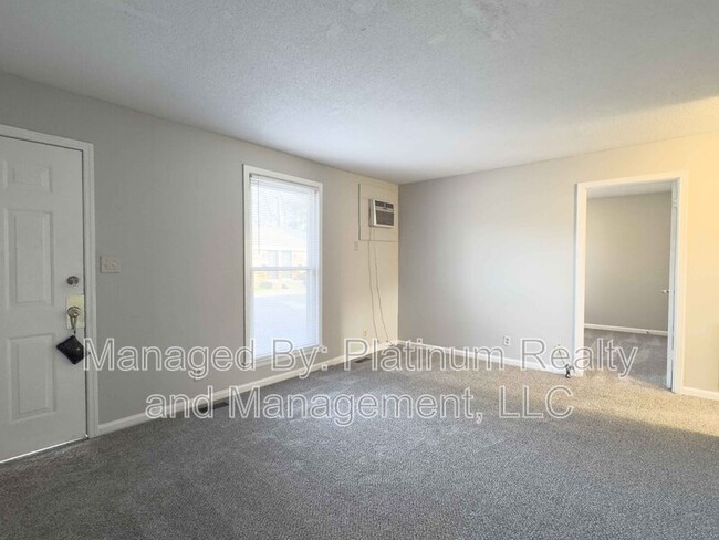 Building Photo - 1436 McCan Dr