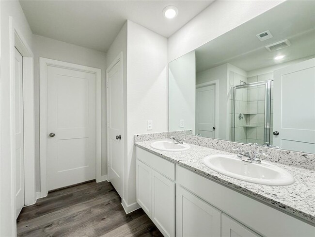 Building Photo - 7806 Alset Dr
