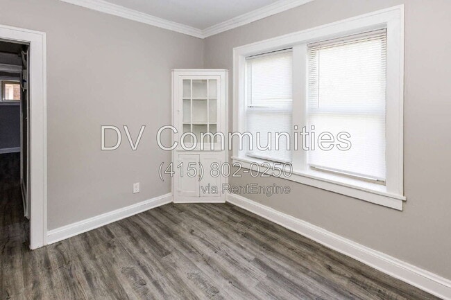 Building Photo - 2988 S Moreland Blvd