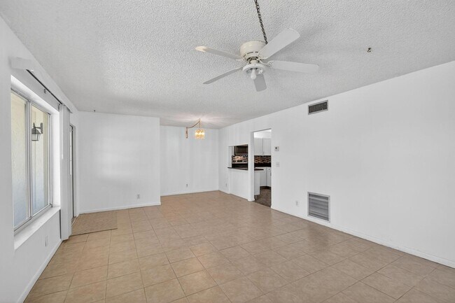 Building Photo - 4723 Sable Pine Cir