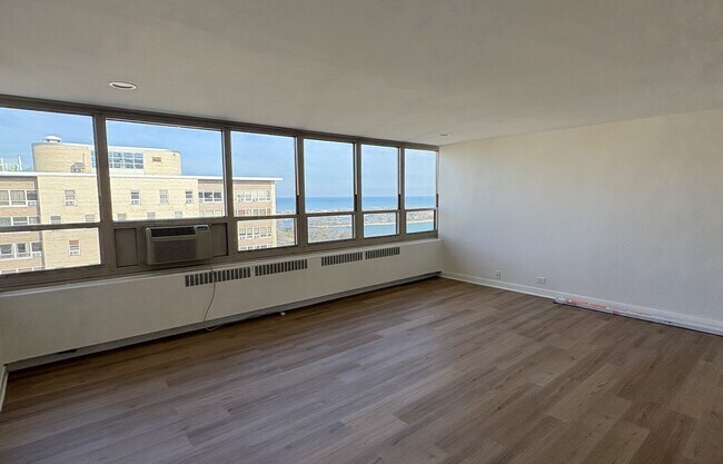 Building Photo - 3950 N Lake Shore Dr