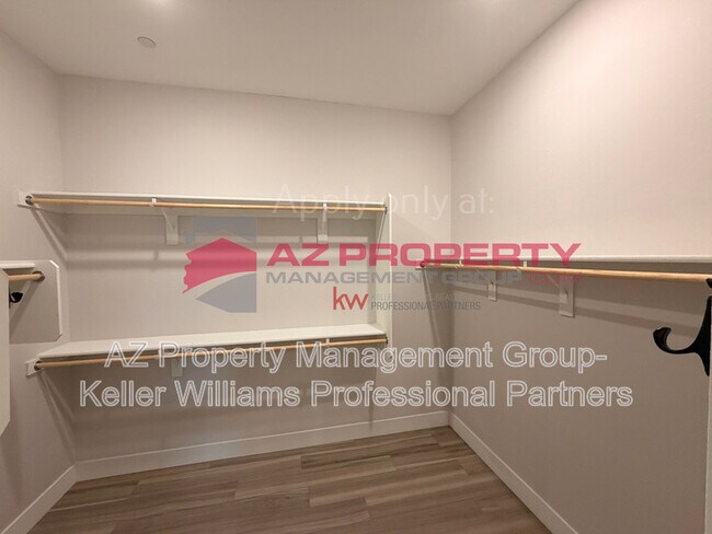 Building Photo - 13314 W Dale Ln