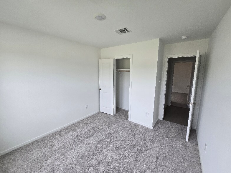 Building Photo - 10268 Prairie Dunes Ln