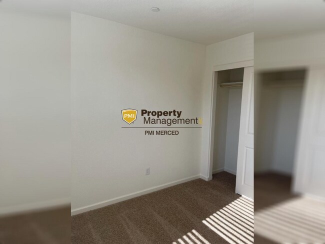 Building Photo - "Charming 3-Bed Haven with Granite Elegance in Merced!"