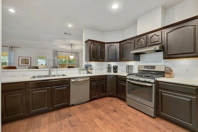 Building Photo - 13344 Tamayo Dr