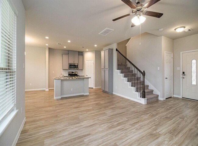 Building Photo - 13205 Leisure Cove Dr