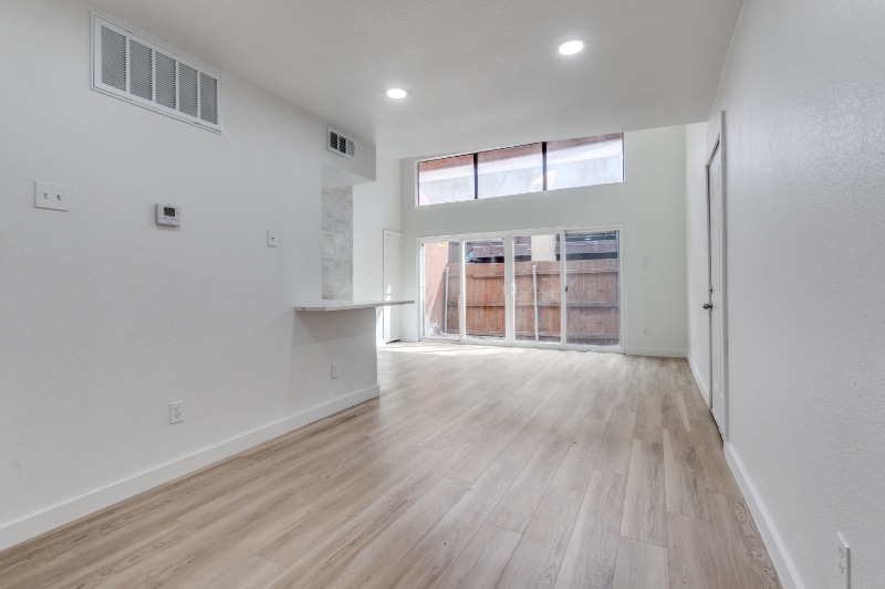 Building Photo - 7152 Fair Oaks Ave