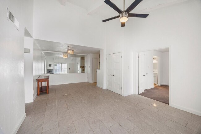 Building Photo - 5711 Sugar Hill Dr