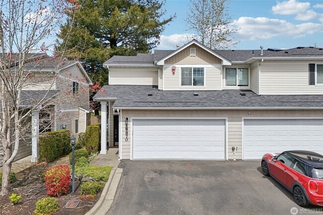 Building Photo - Contemporary Town home in Renton