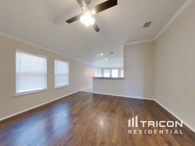 Building Photo - 14605 San Pablo Dr