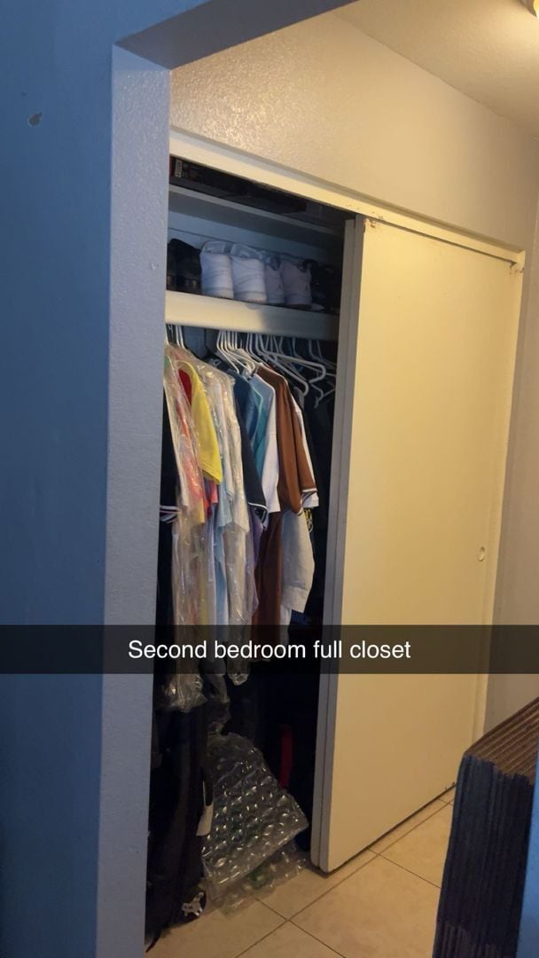 Building Photo - Well Appointed 2 bedroom 2 bathroom available February 1st.  Washer and Dryer Included!!!  Close ...