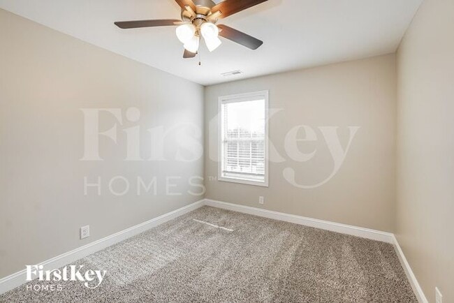 Building Photo - 305 Peterson Ln