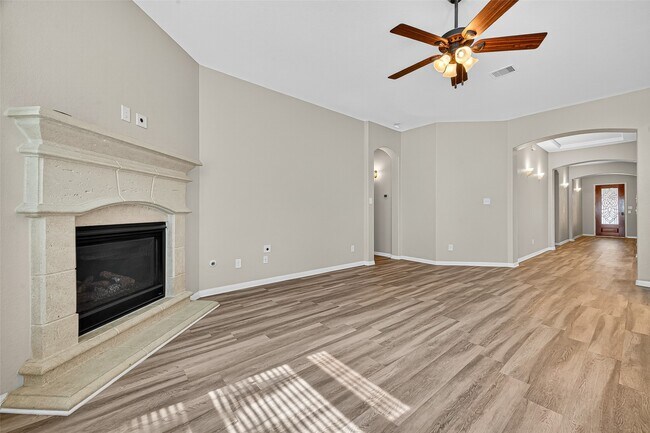 Building Photo - 17914 Logans Pine Dr