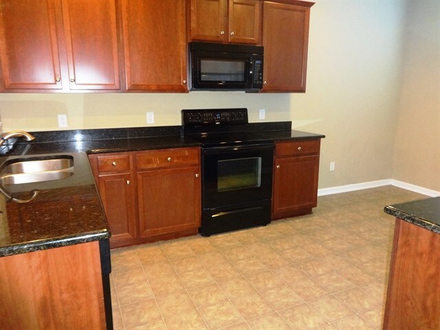 Building Photo - 4828 Pitkin Ave