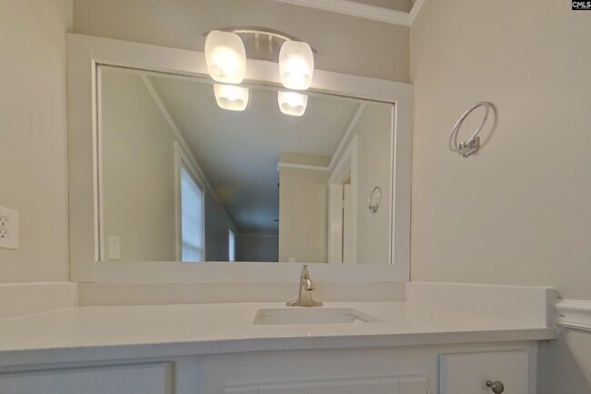 Building Photo - 18 Hillpine Ct