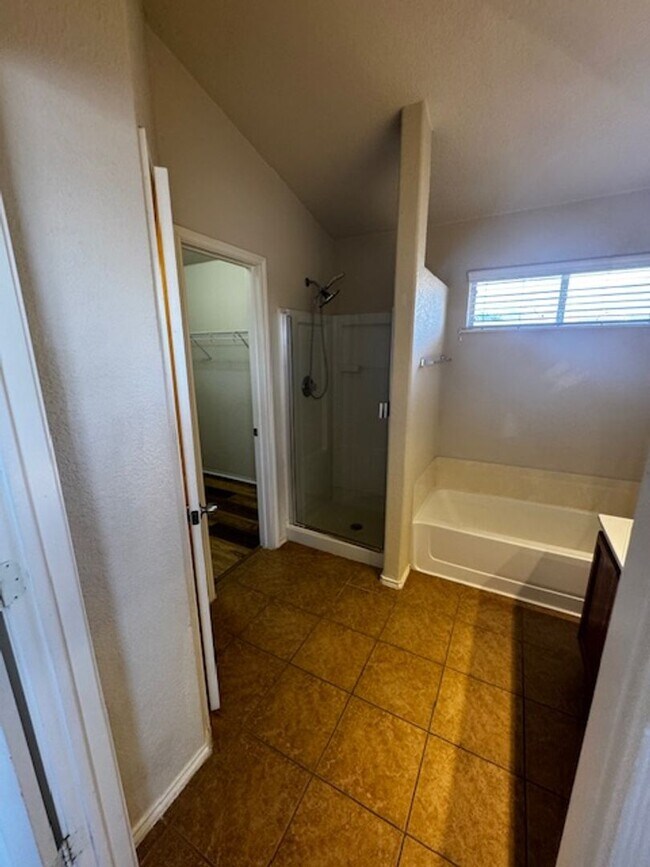 Building Photo - Spacious Updated One-Story Home in Northwest San Antonio