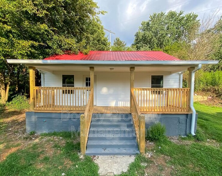 Primary Photo - 1123 Lang St SE