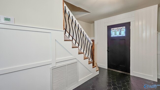 Building Photo - 4033 Lucerne Dr SE