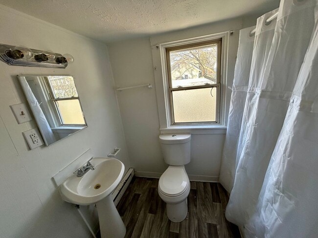 Building Photo - Cheviot:  Cute quiet 1 bed bungalow.  1 ca...