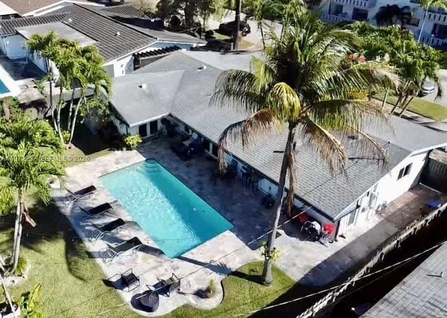 Building Photo - 1871 NE 186th St