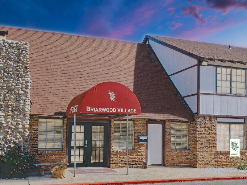 Building Photo - 3862 Englewood Cir