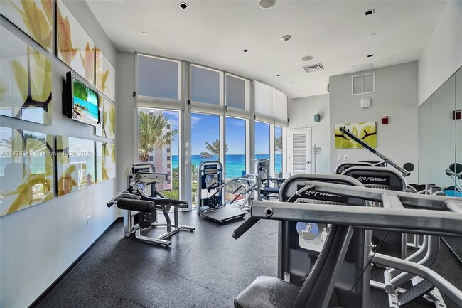 Amenities - 17201 Collins Ave