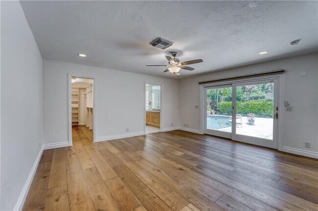 Building Photo - 2000 Admirals Way