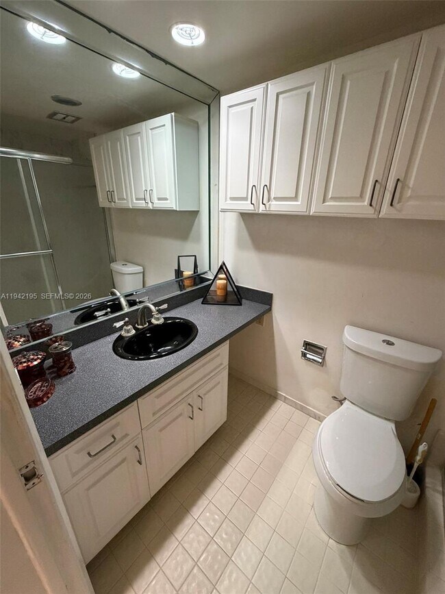 Building Photo - 3800 Galt Ocean Dr