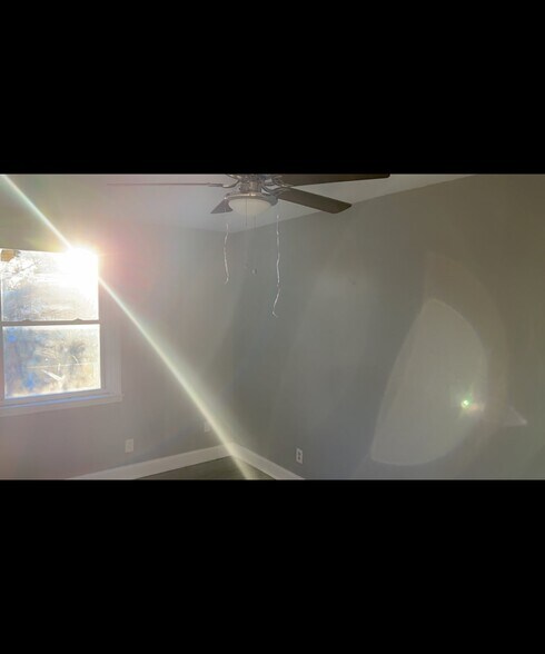 2bd - 5931 N Warnock St