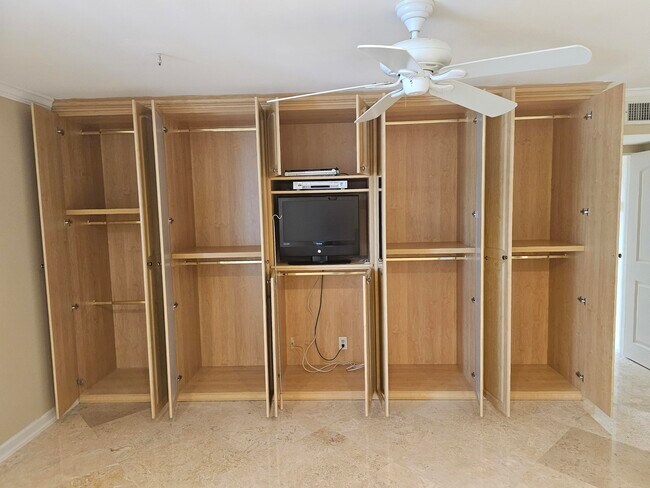 Building Photo - 1501 S Flagler Dr