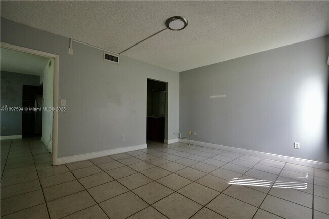 Building Photo - 13240 SW 88th Ln