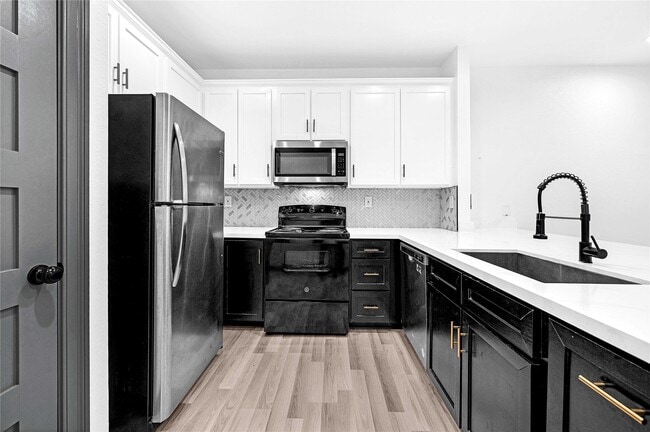 Building Photo - 3625 Lydia St