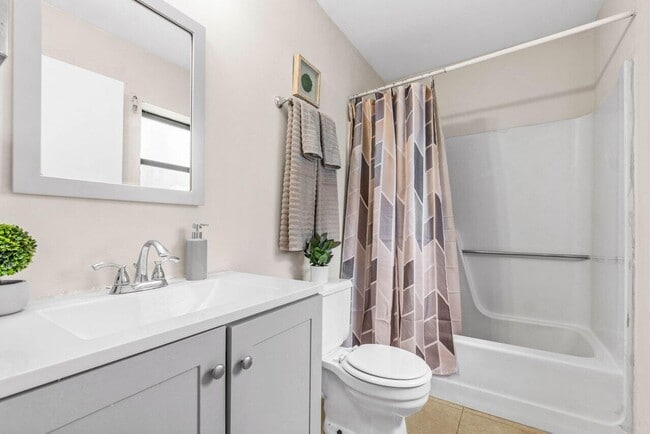 Building Photo - 16 Crossings Cir