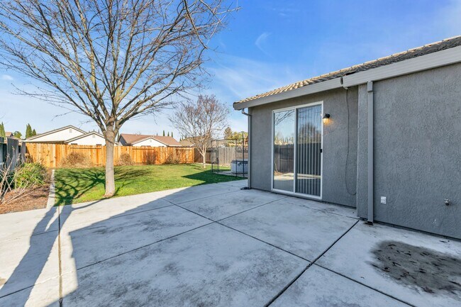 Building Photo - 3440 Big Island Rd