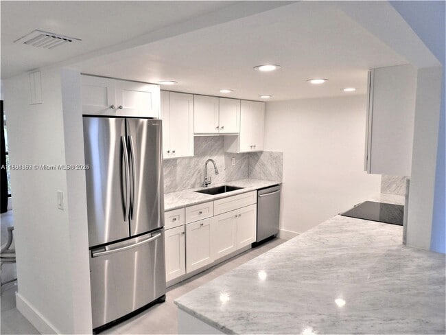 Building Photo - 9807 SW 93rd Terrace