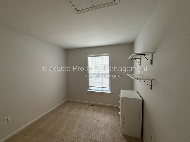 Building Photo - 11185 Kensington Pl