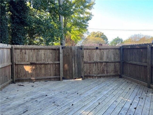 Building Photo - 947 Wildwood Square Ct