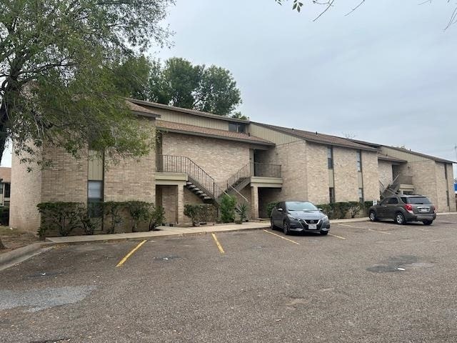 Building Photo - 100 Hillside Rd