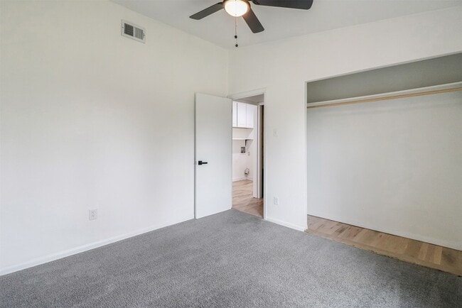 Building Photo - 1211 Gate Ln Dr