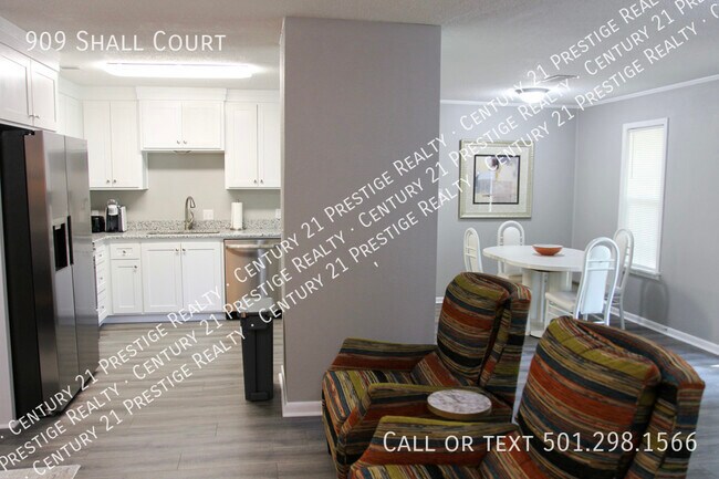 Building Photo - 909 Shall Ct