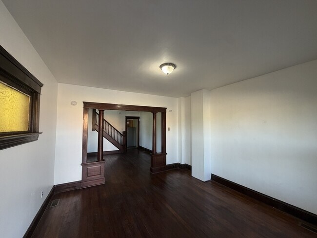 Building Photo - 2958 E 71st St