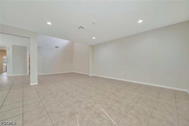 Building Photo - 10245 S Golden Elm Dr