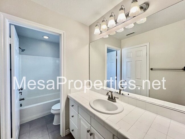 Building Photo - 1774 Wright Pl