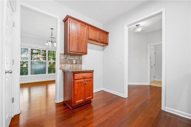 Building Photo - 2113 Worrall Hill Dr