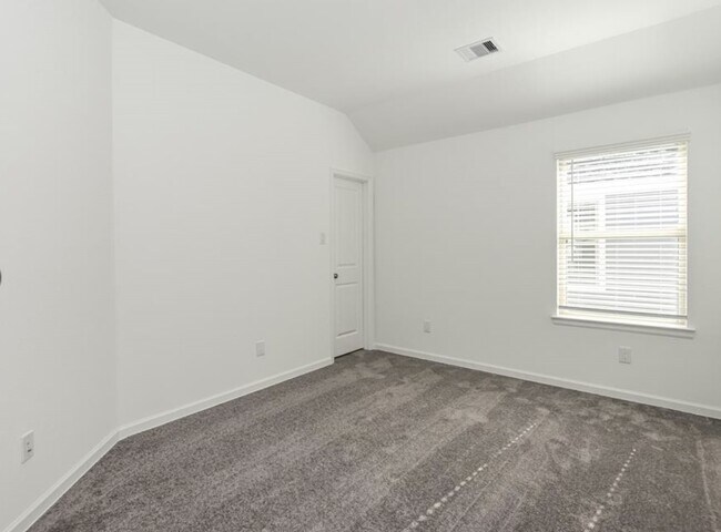 Building Photo - 530 Dry Fork Ln