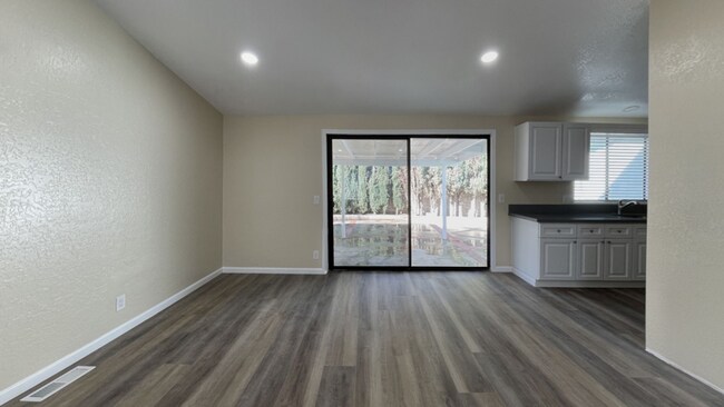 Building Photo - 32033 Quartz Ln