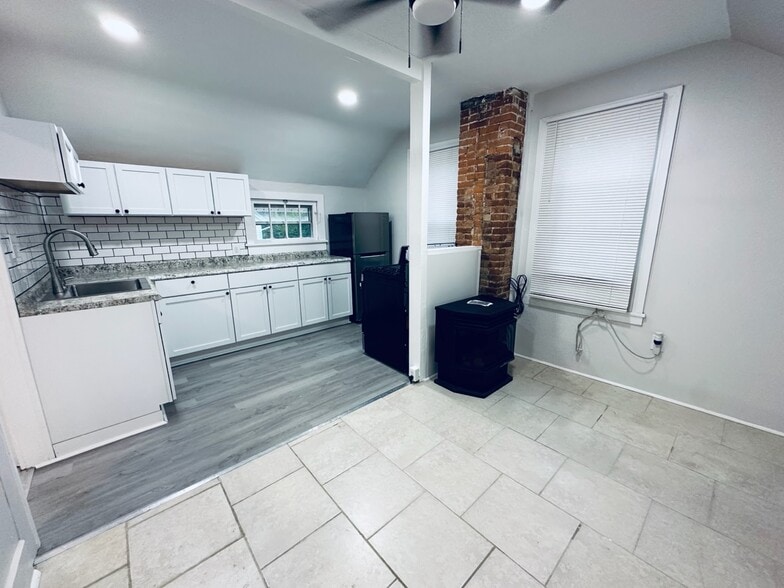 Building Photo - 355 S Rocky River Dr