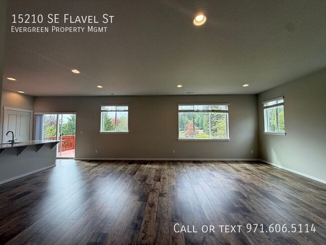 Building Photo - 15210 SE Flavel St